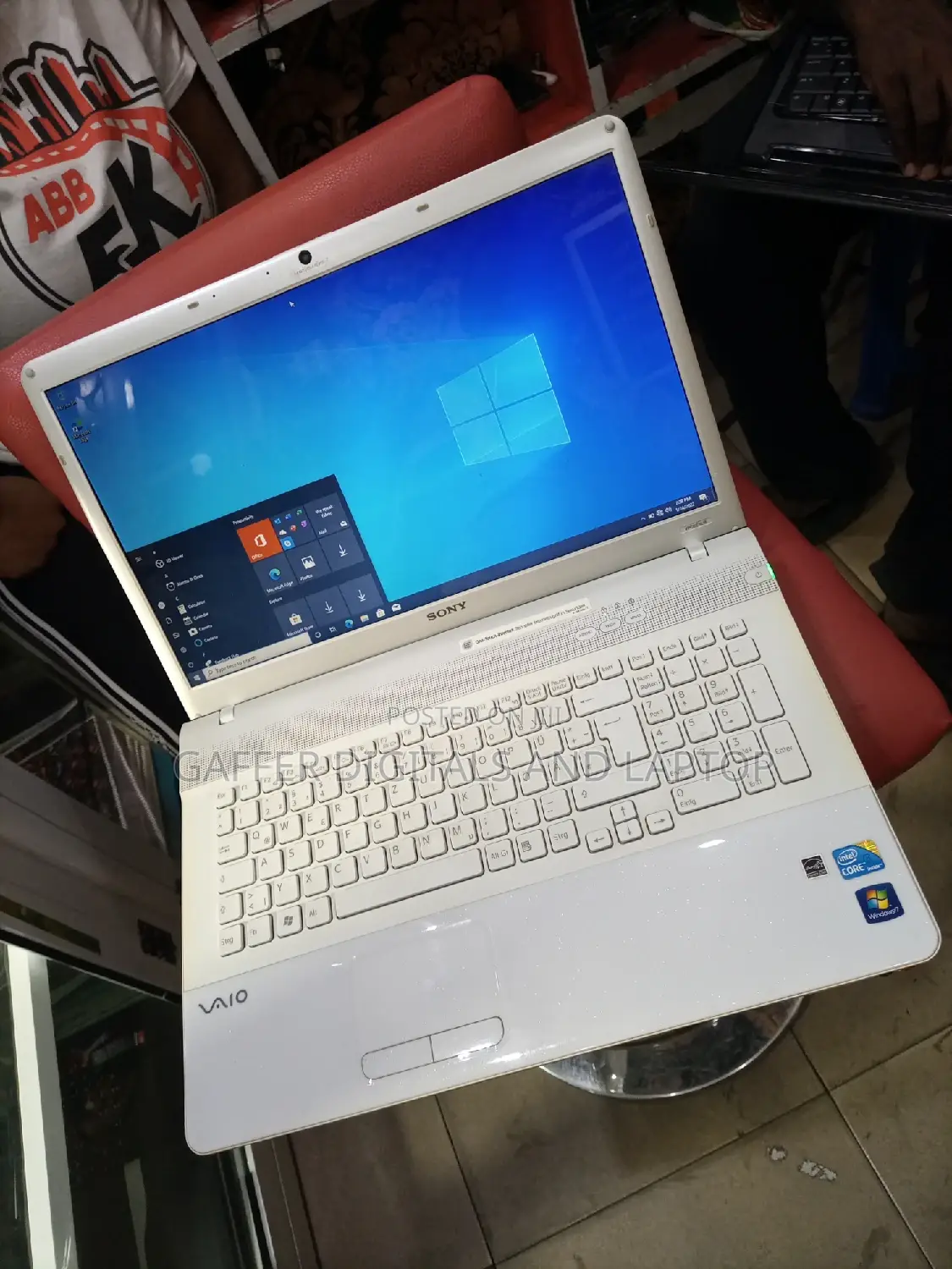New Laptop Sony VAIO E14133CN 4GB Intel Core I3 HDD 500GB