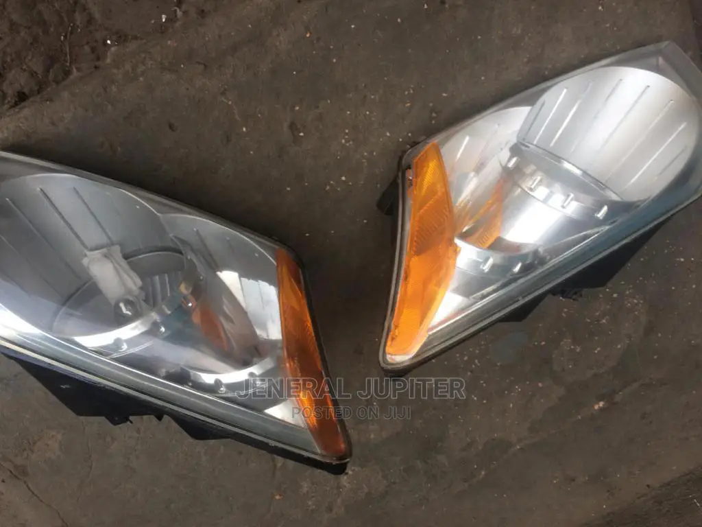 Dodge Caliber Headlight.