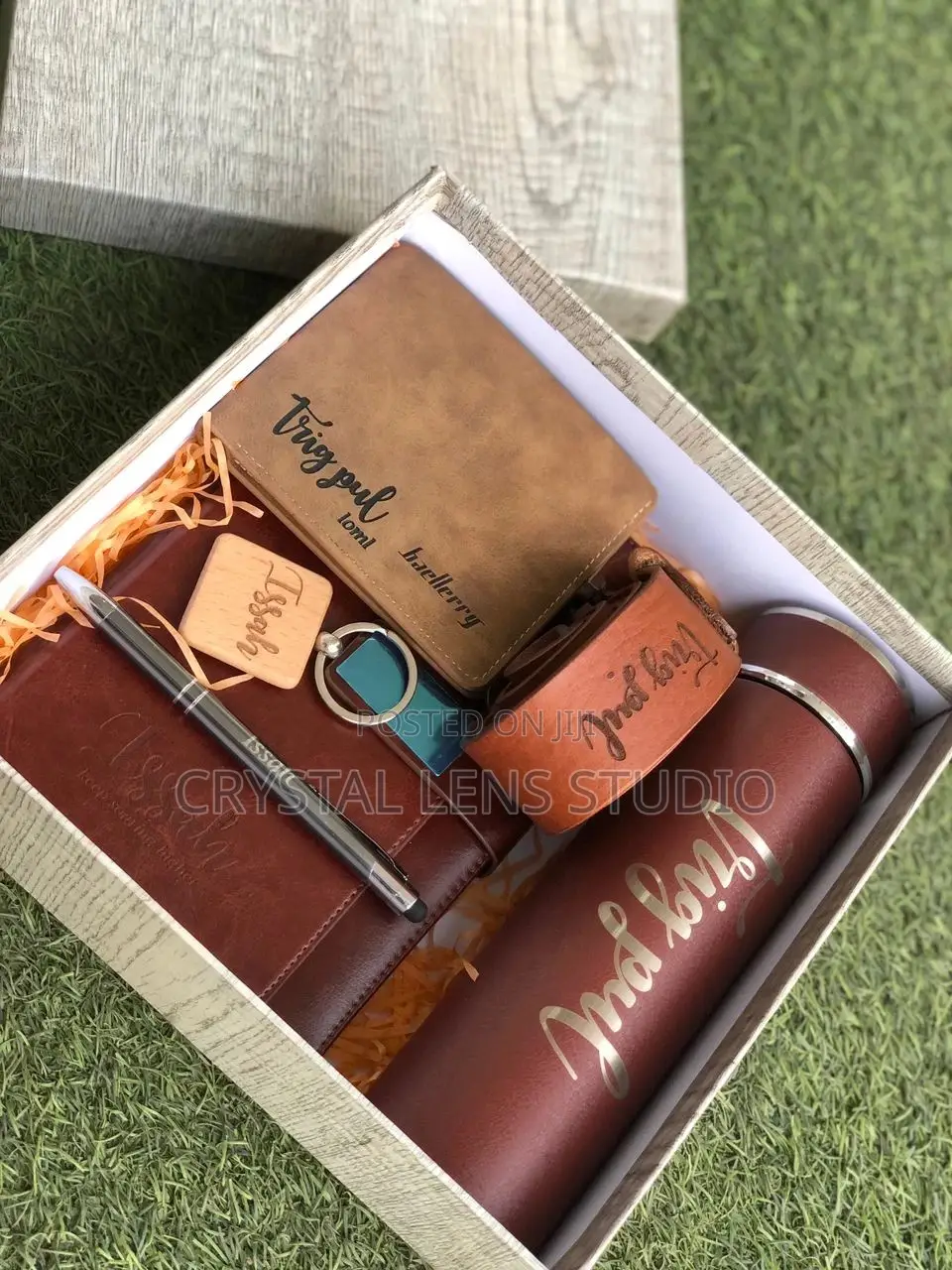 Gift Set Customized Diary, Pen, Vacuum Flasks, Wallets, Etc