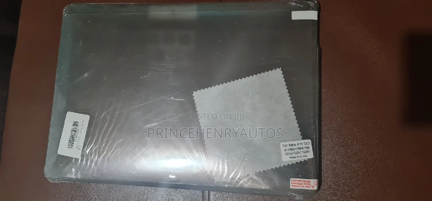 Macbook Pro 13" Touchbar 3in1 Bundle Case