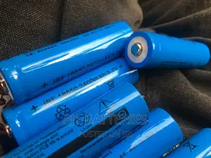 JBF 18650 3.7v