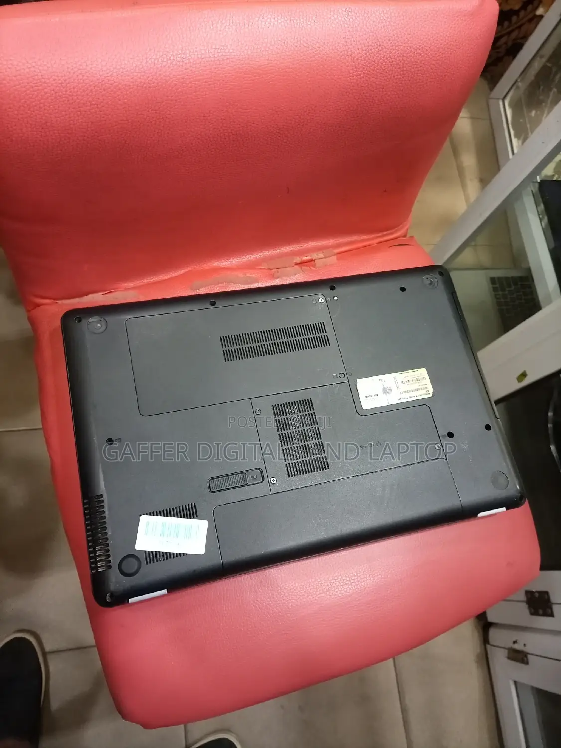 New Laptop HP Compaq Presario 2700 4GB Intel Celeron HDD 250GB