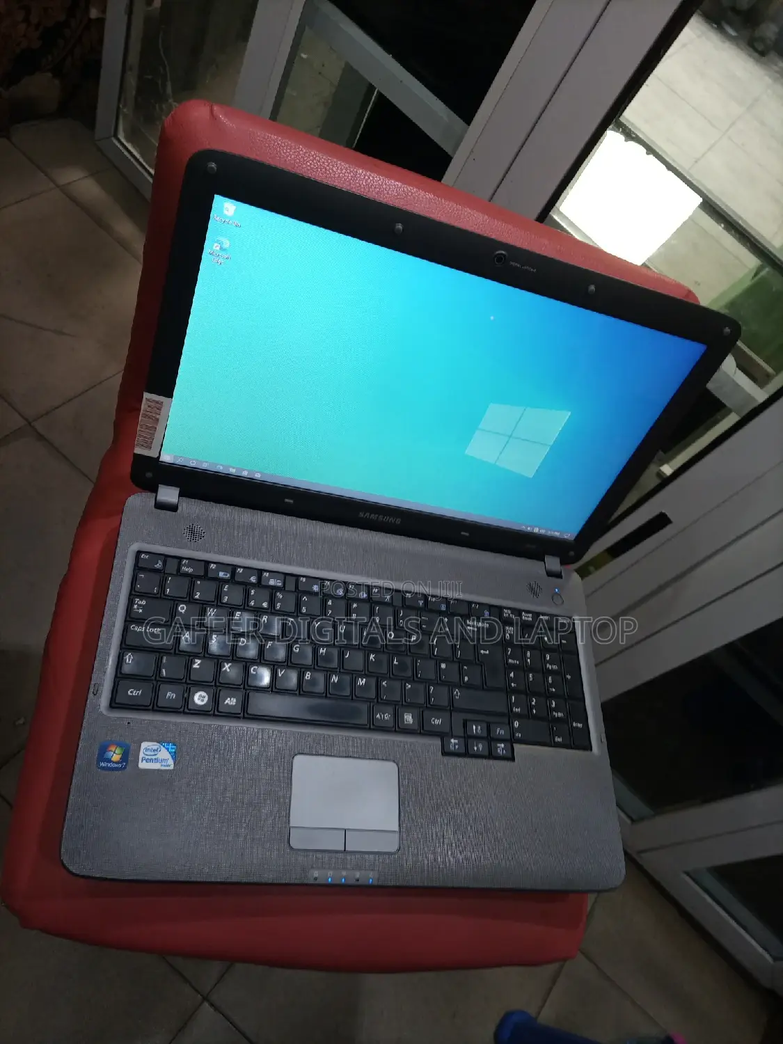 New Laptop Samsung NP-N100S 4GB Intel Core 2 Quad HDD 250GB