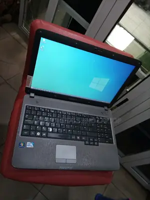 New Laptop Samsung NP-N100S 4GB Intel Core 2 Quad HDD 250GB