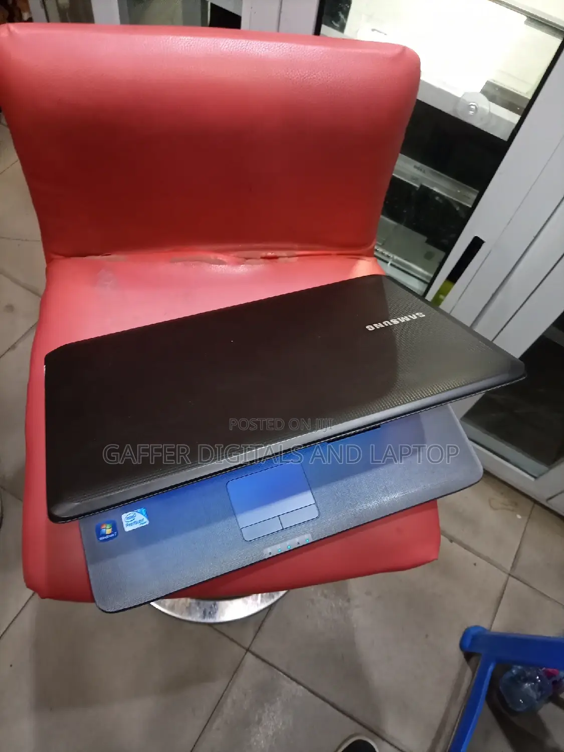New Laptop Samsung NP-N100S 4GB Intel Core 2 Quad HDD 250GB