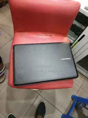 New Laptop Samsung NP-N100S 4GB Intel Core 2 Quad HDD 250GB