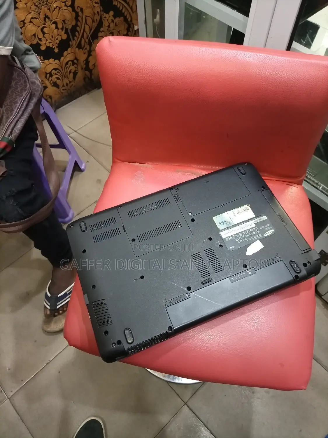 New Laptop Samsung NP-N100S 4GB Intel Core 2 Quad HDD 250GB