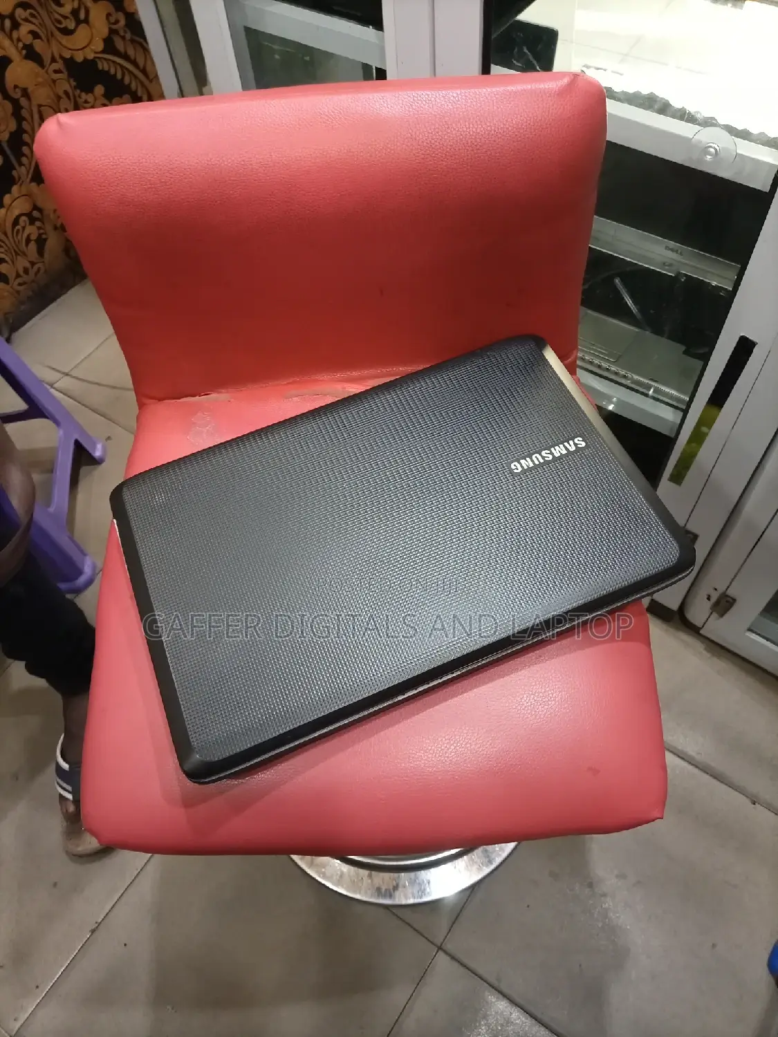New Laptop Samsung NP-N100S 4GB Intel Core 2 Quad HDD 250GB