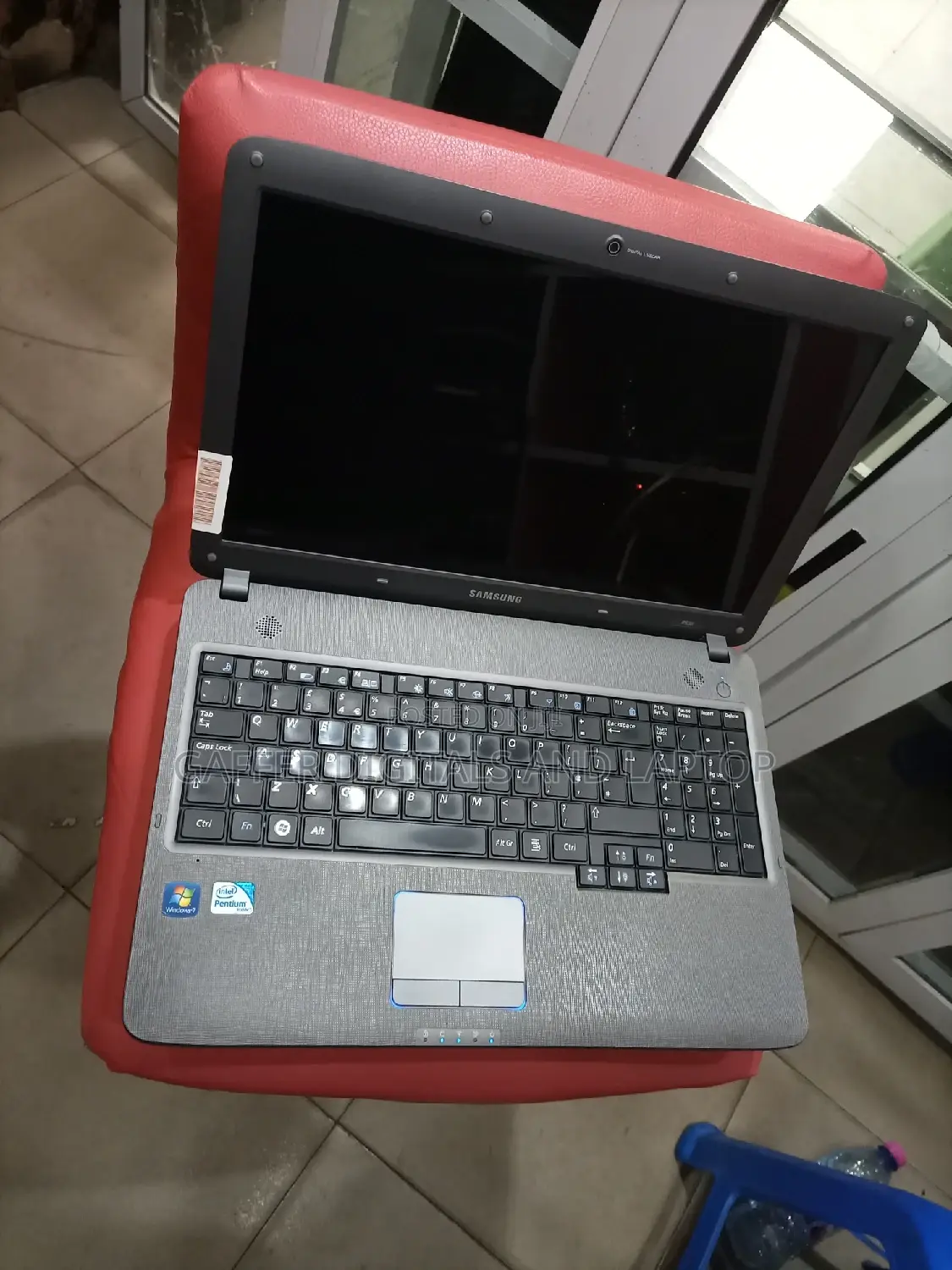 New Laptop Samsung NP-N100S 4GB Intel Core 2 Quad HDD 250GB