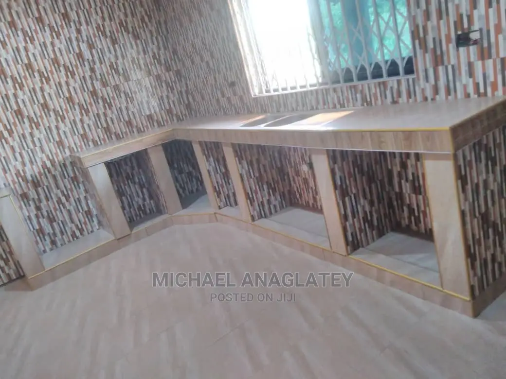 Tiller ( Dubai Professional Tiler and Plumbing