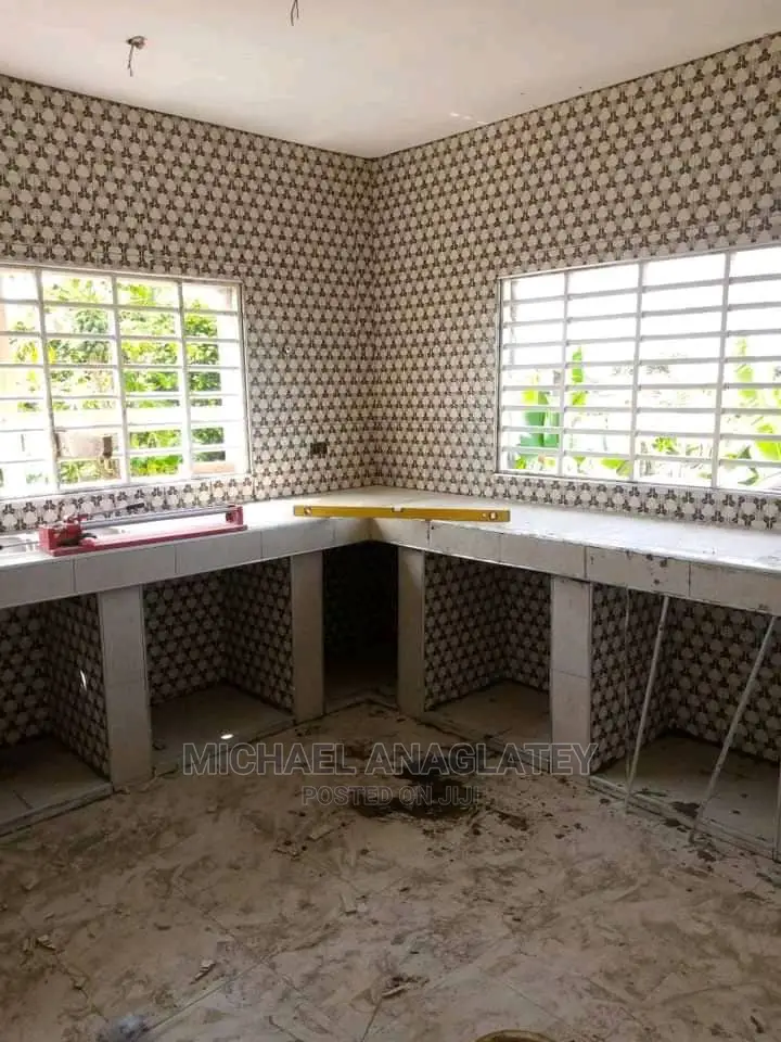 Tiller ( Dubai Professional Tiler and Plumbing