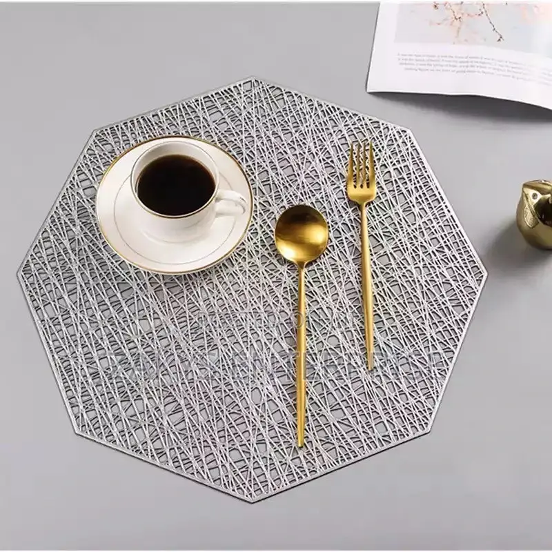 Stylish Plates Mats