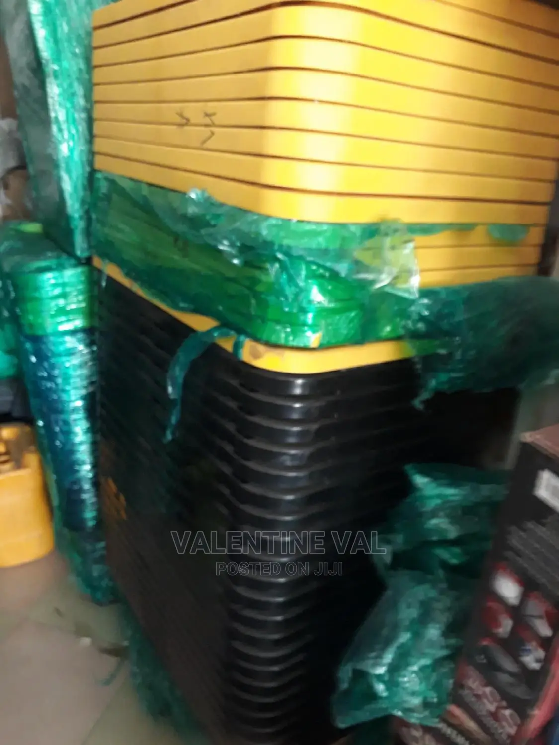 Black Plastic Container With Yallow Cover Size 27