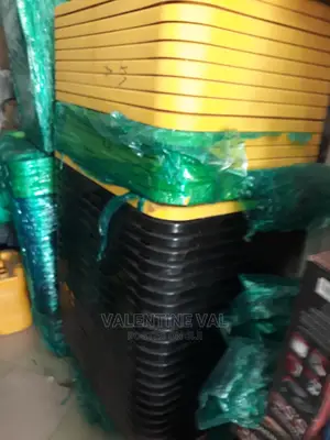 Black Plastic Container With Yallow Cover Size 27