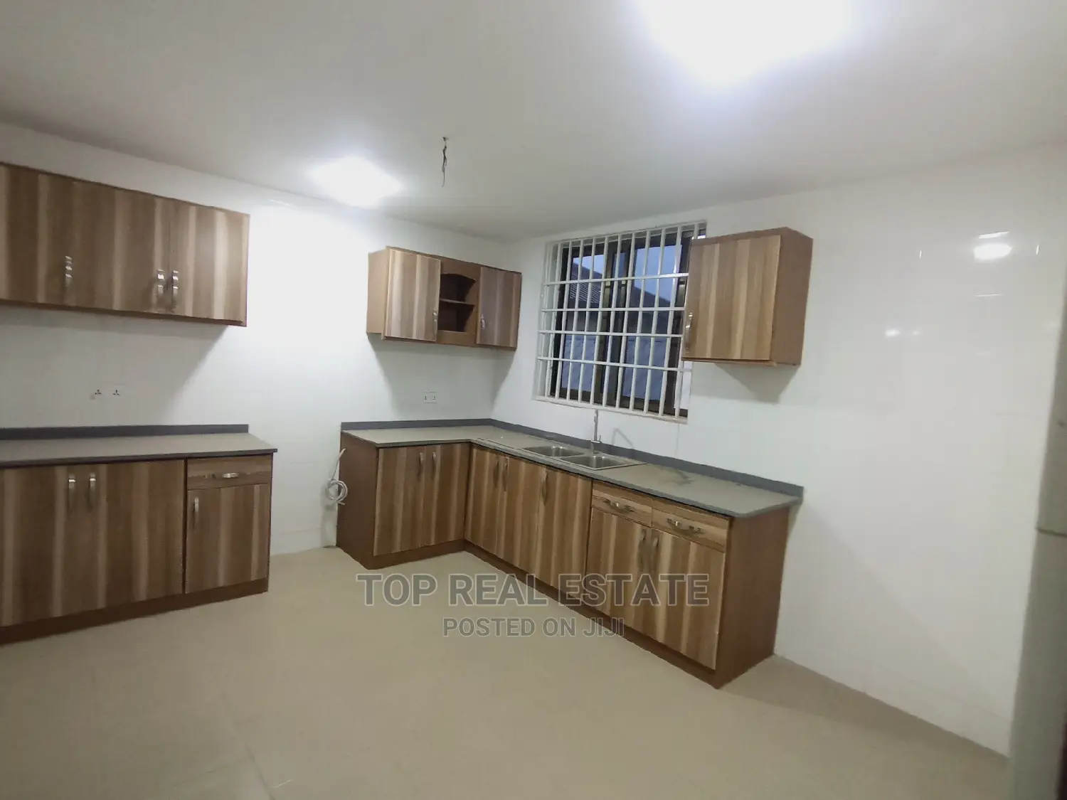 2bdrm Apartment in Danfa, Adenta for rent