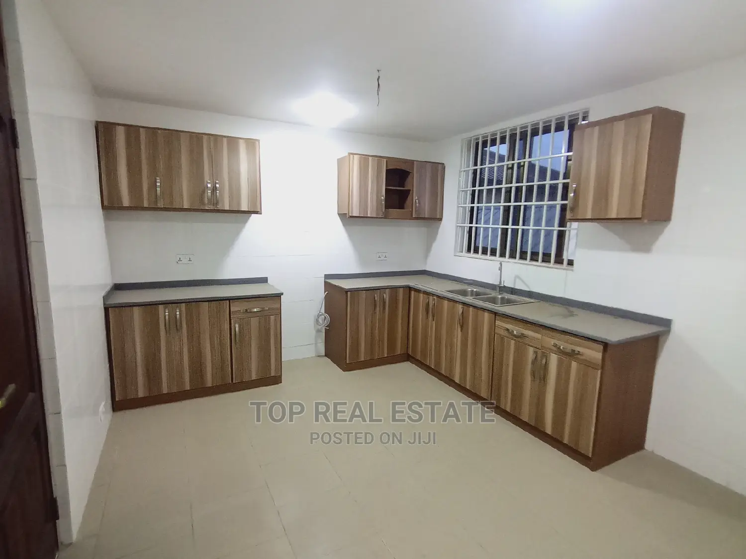 2bdrm Apartment in Danfa, Adenta for rent