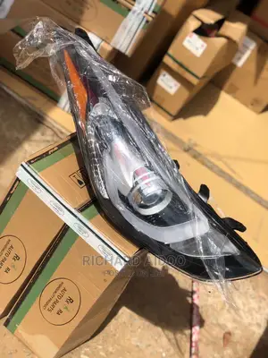 Hyundai Elantra 2016 Headlight Available