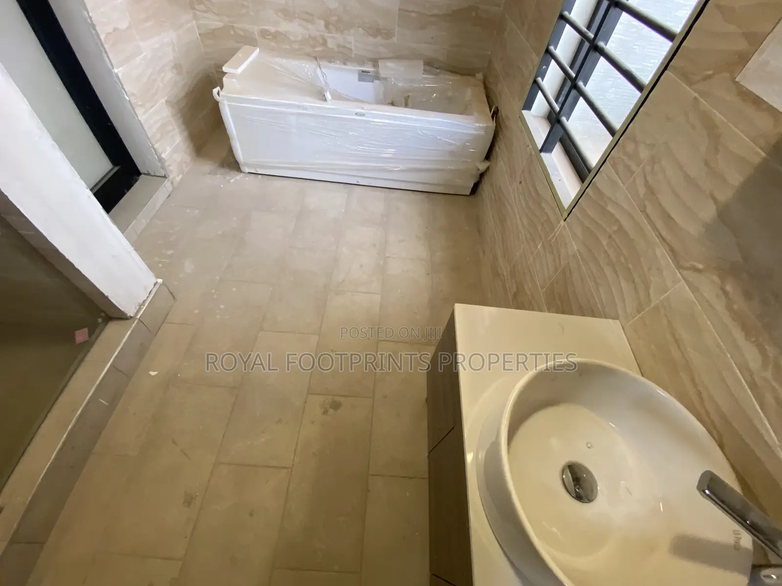 4bdrm House in Lake Side Estate for sale