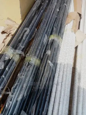 Black Metal Rod With Accessories