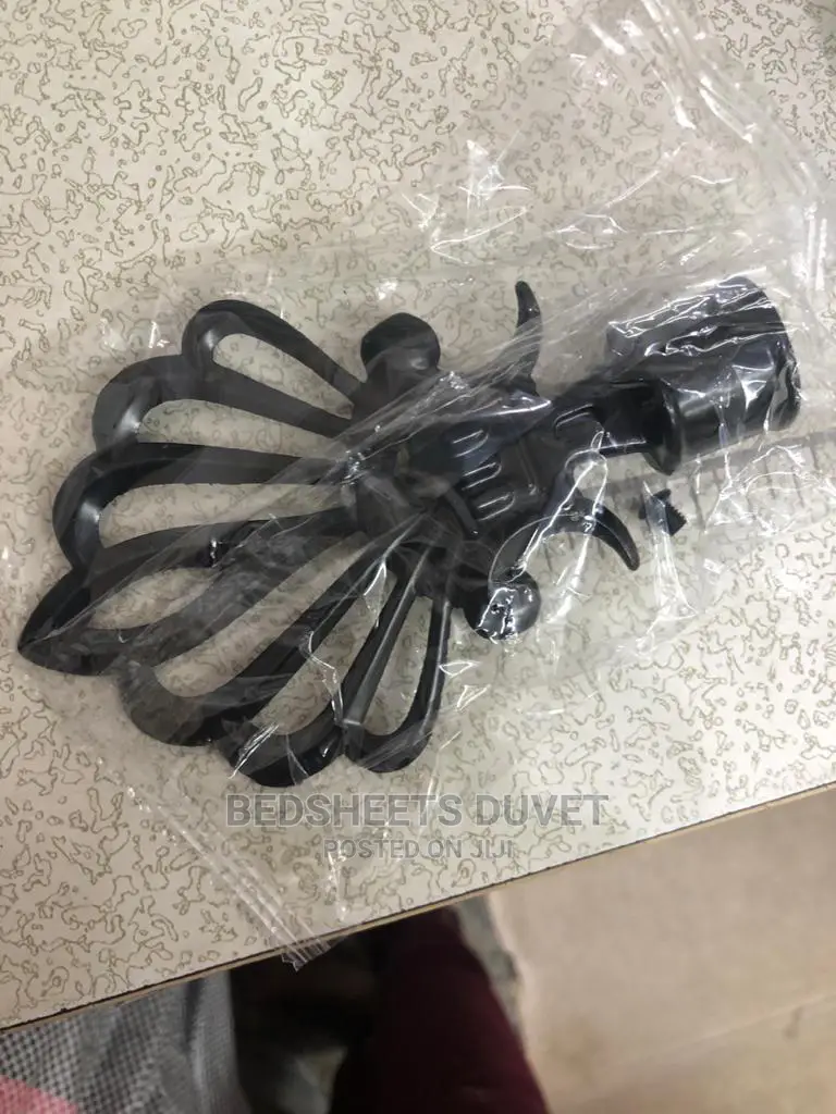 Black Metal Rod With Accessories