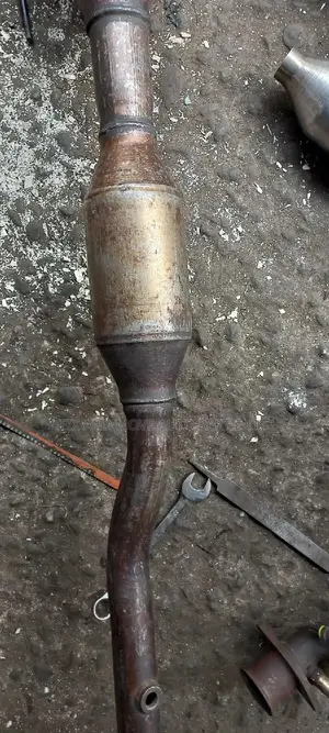 Original Toyota Exhaust Converter and for All Cars Available