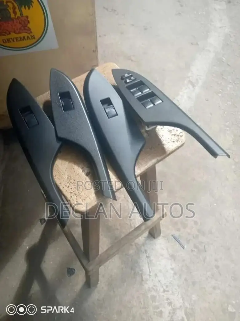 Corolla 2009 - 2013 Door Switch