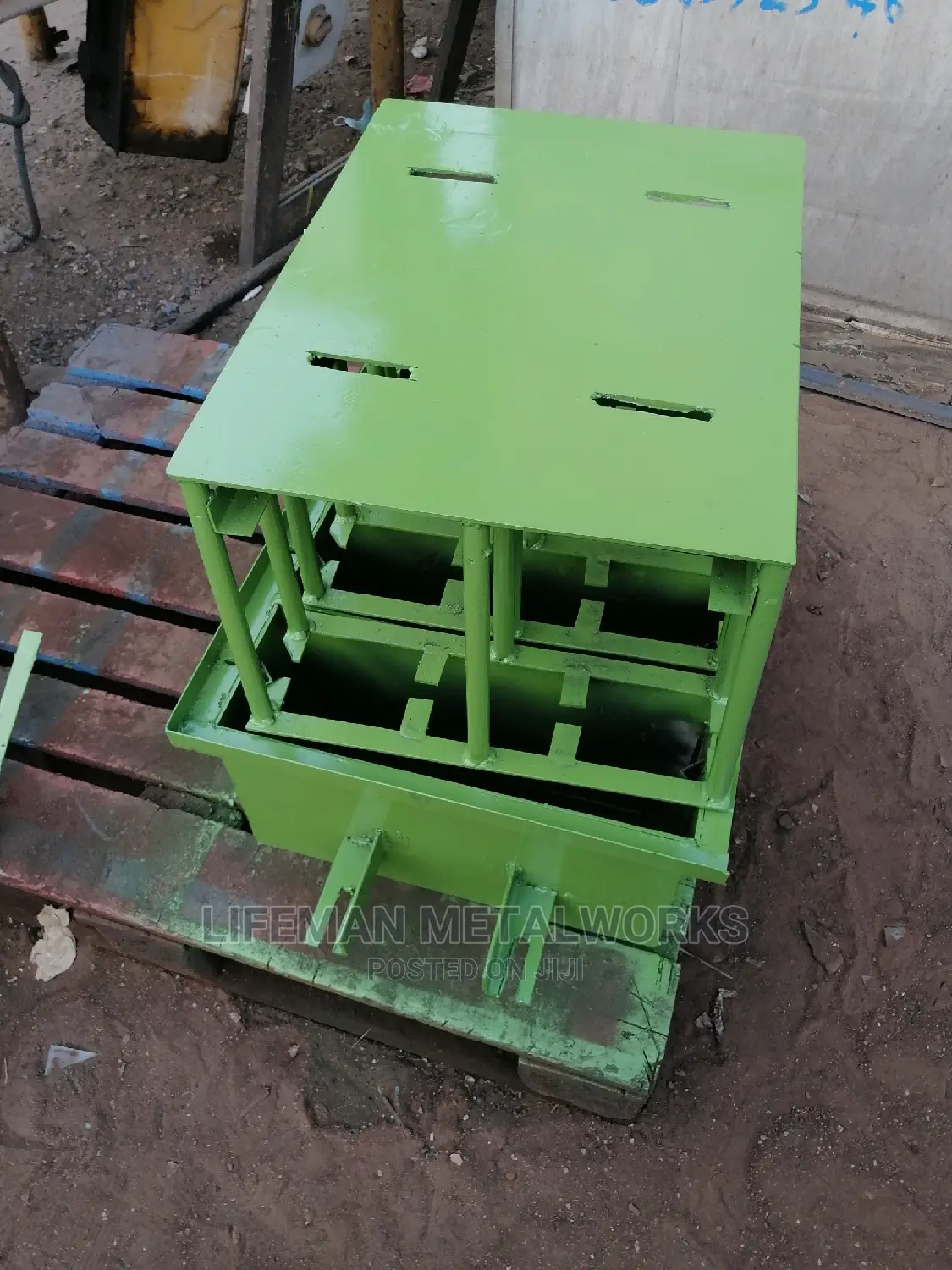 Moulds (4in1)