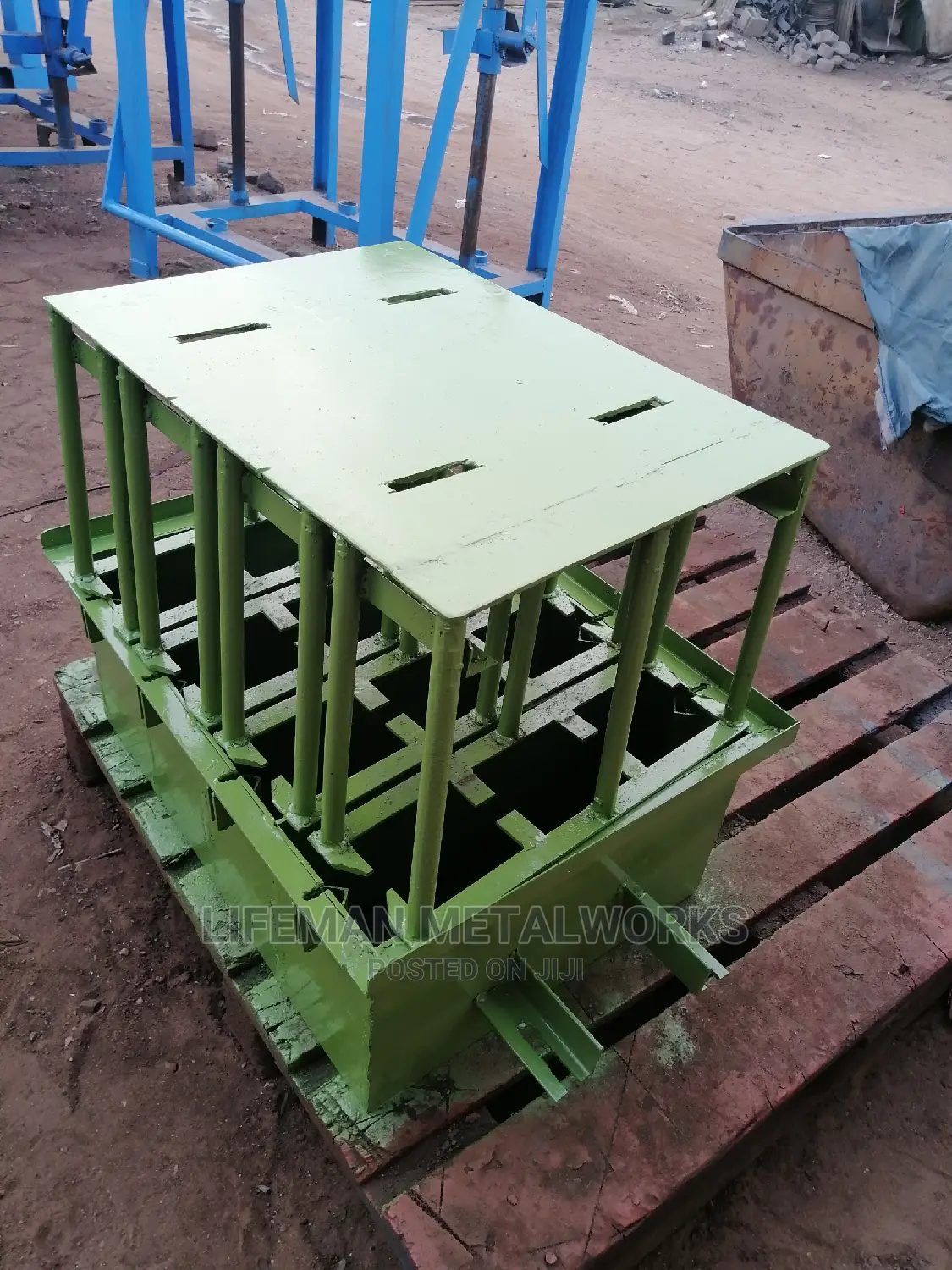 Moulds (4in1)