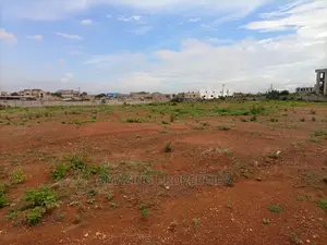 6 Acres for Sale on the UPSA Main Road