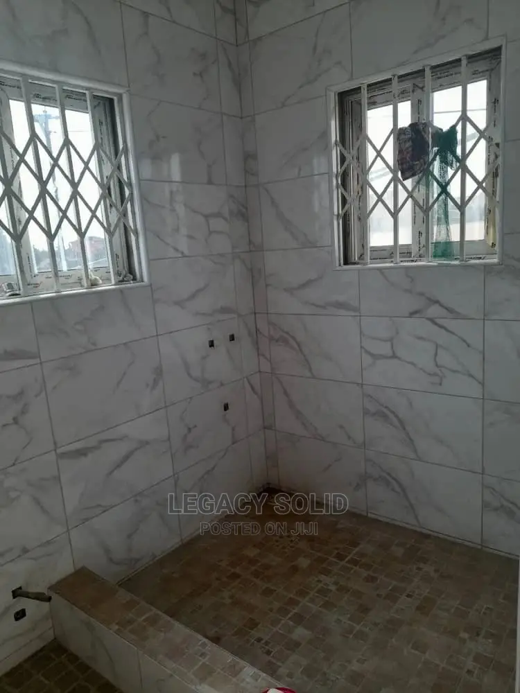 3bdrm Apartment in Legacy Solid Real, Ledzokuku-Krowor for rent