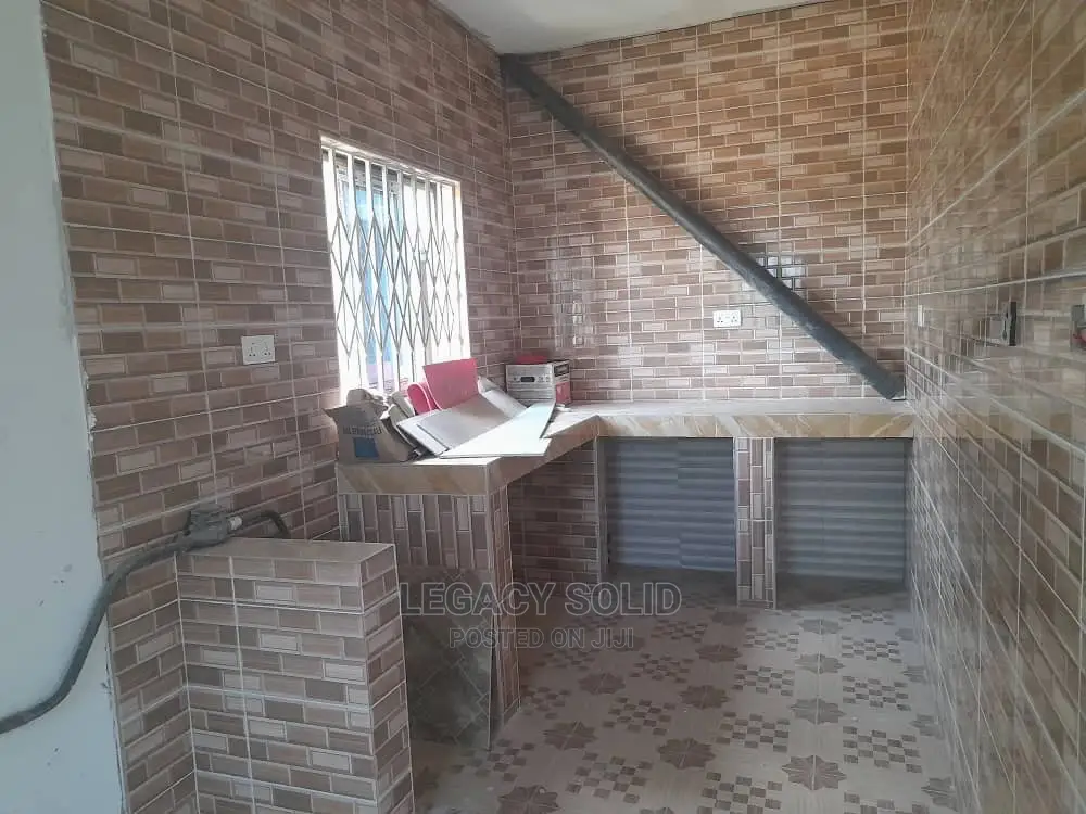 3bdrm Apartment in Legacy Solid Real, Ledzokuku-Krowor for rent