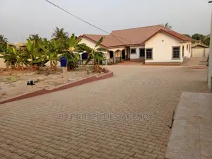 Furnished 5bdrm House in B2 Properties Agency, Kumasi Metropolitan