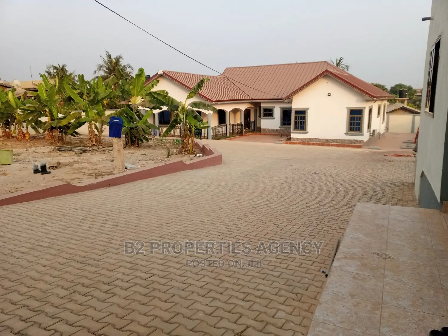 Furnished 5bdrm House in B2 Properties Agency, Kumasi Metropolitan