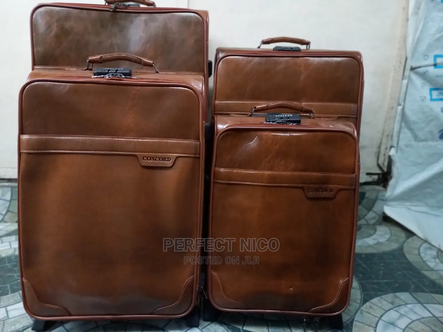 4set Genuine Leather Suitcase/Travelling Bags