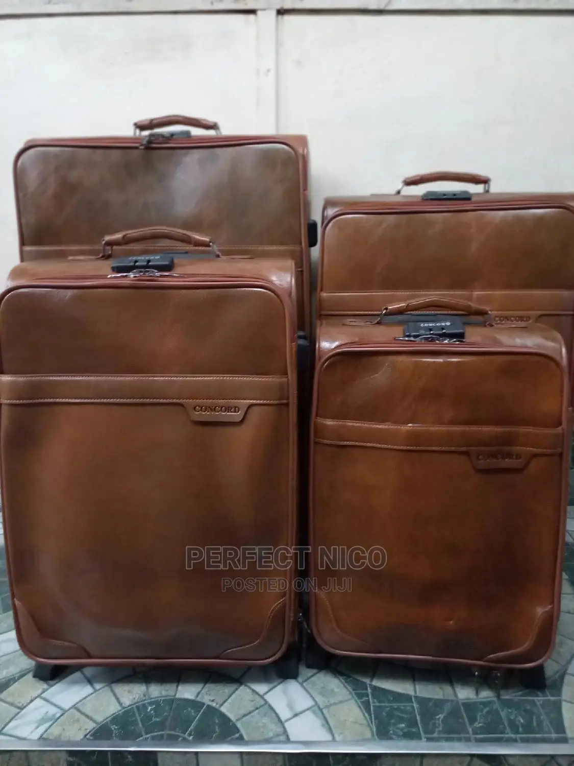 4set Genuine Leather Suitcase/Travelling Bags