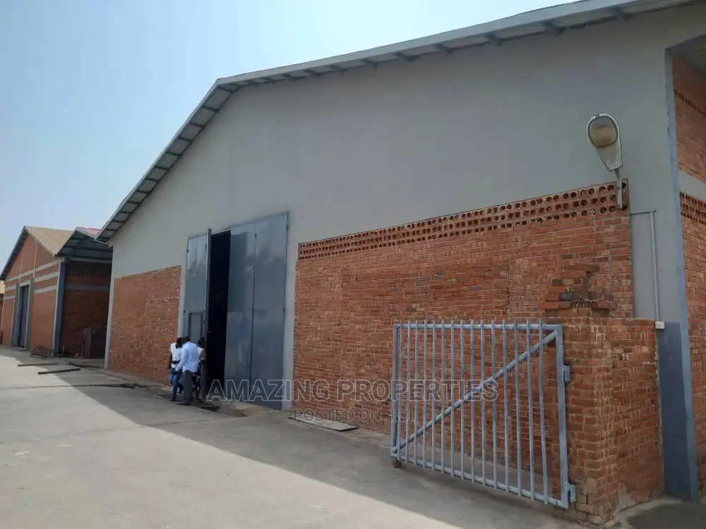 Warehouse for Reng at Dzorwulu