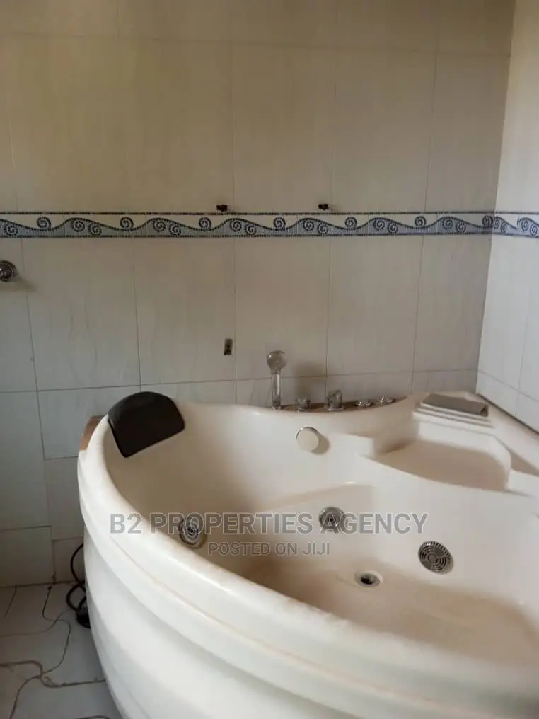 Furnished 5bdrm Mansion in B2 Properties Agency, Kumasi Metropolitan