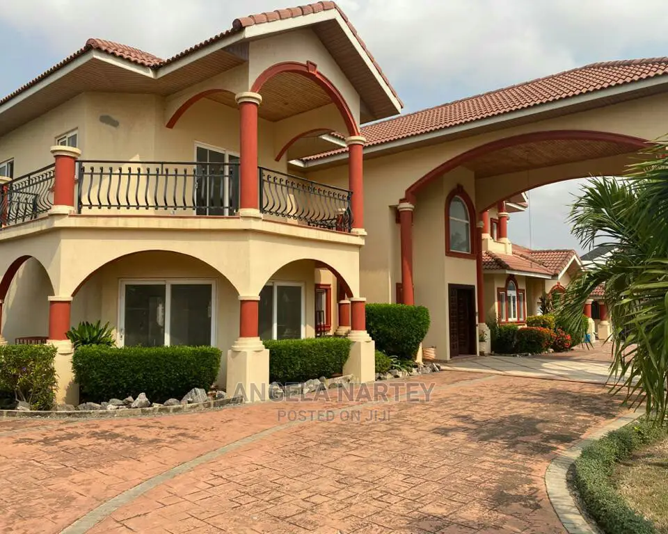 6bdrm Mansion in Angies Properties, Accra Metropolitan for sale