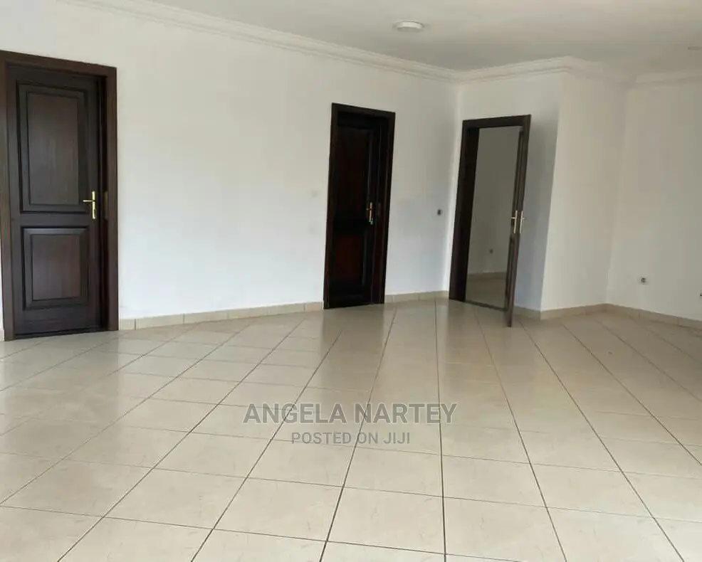 6bdrm Mansion in Angies Properties, Accra Metropolitan for sale