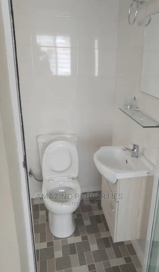 3bdrm House in Batsonaa Spintex for Rent