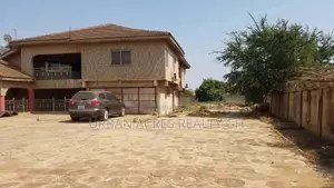 5bdrm House in Tema Metropolitan for sale