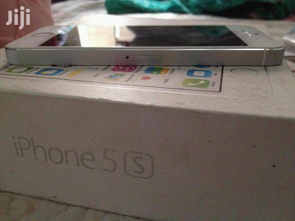New Apple iPhone 5s 16 GB
