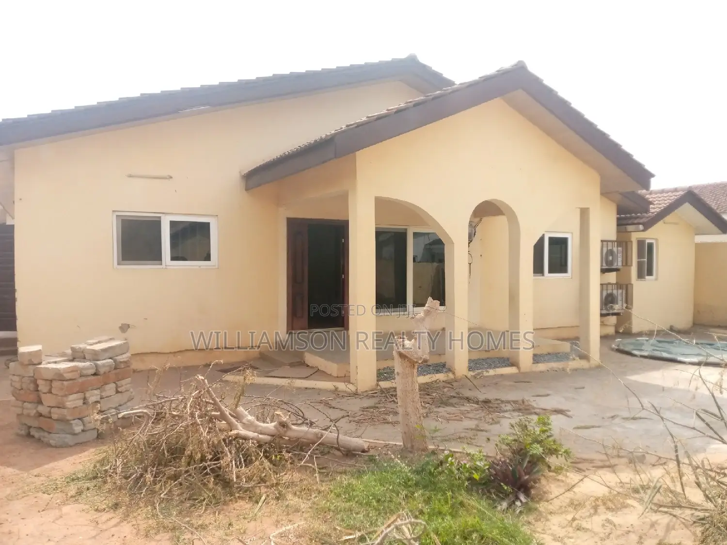 5bdrm House in Manet Ville Estate, Spintex for rent