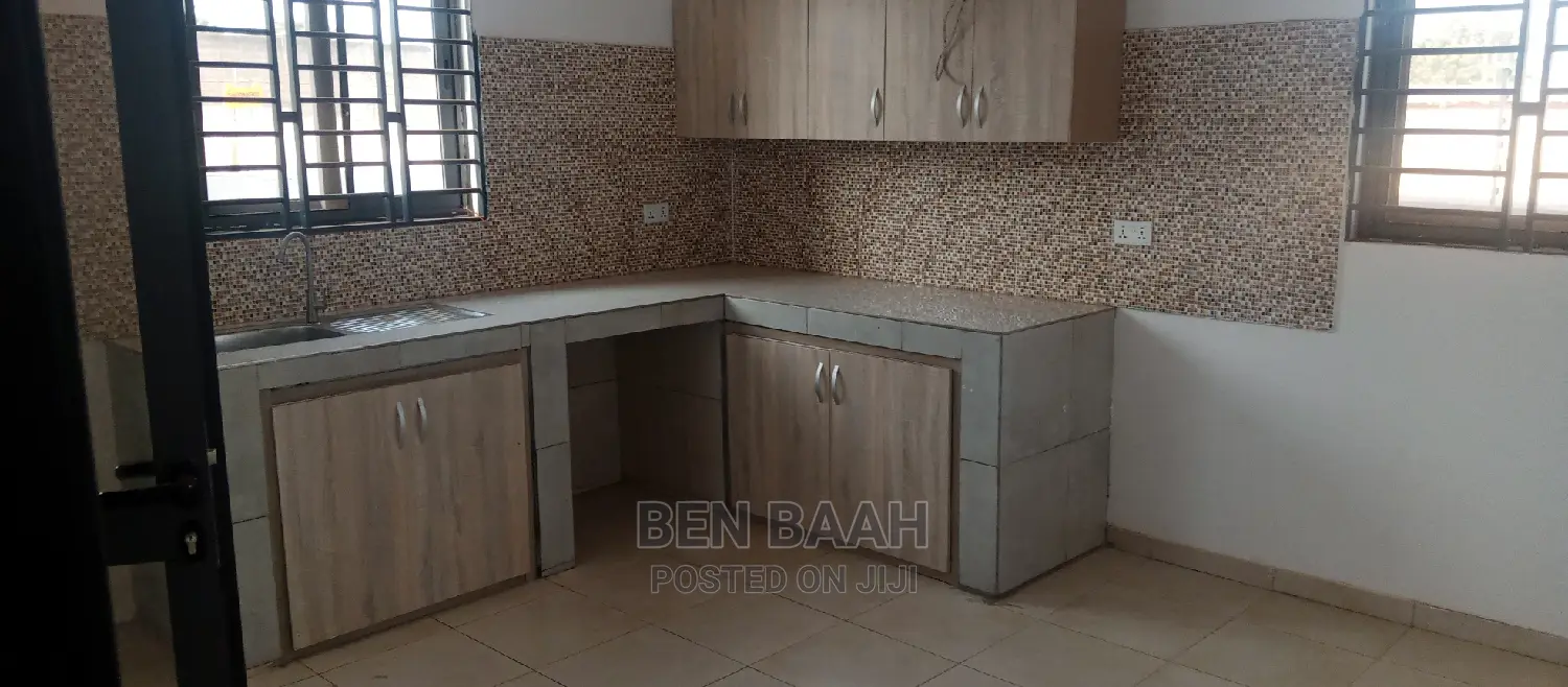 4bdrm Duplex in Ben Properties, Ga East Municipal for rent