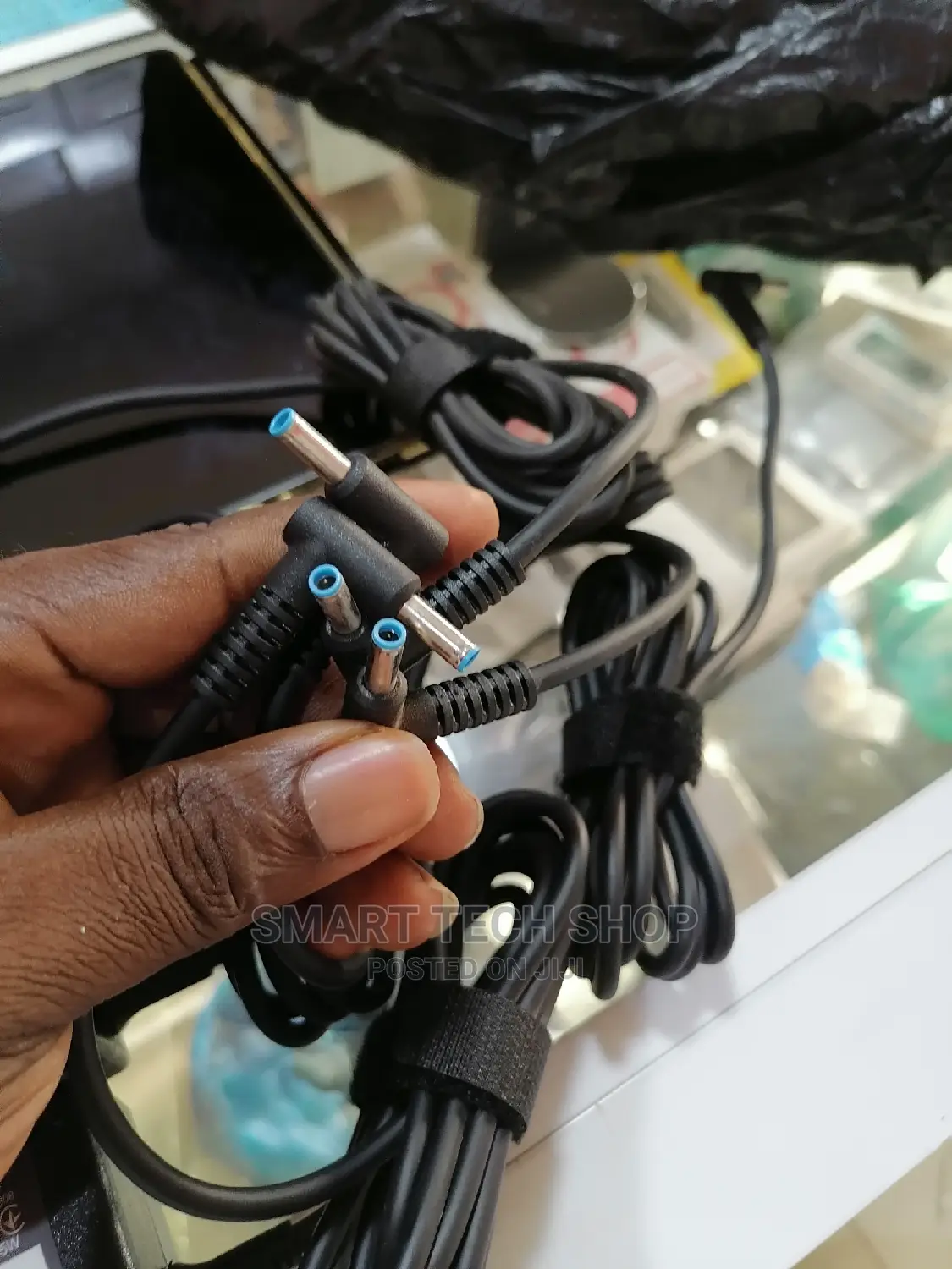 Hp Small Pin Charger
