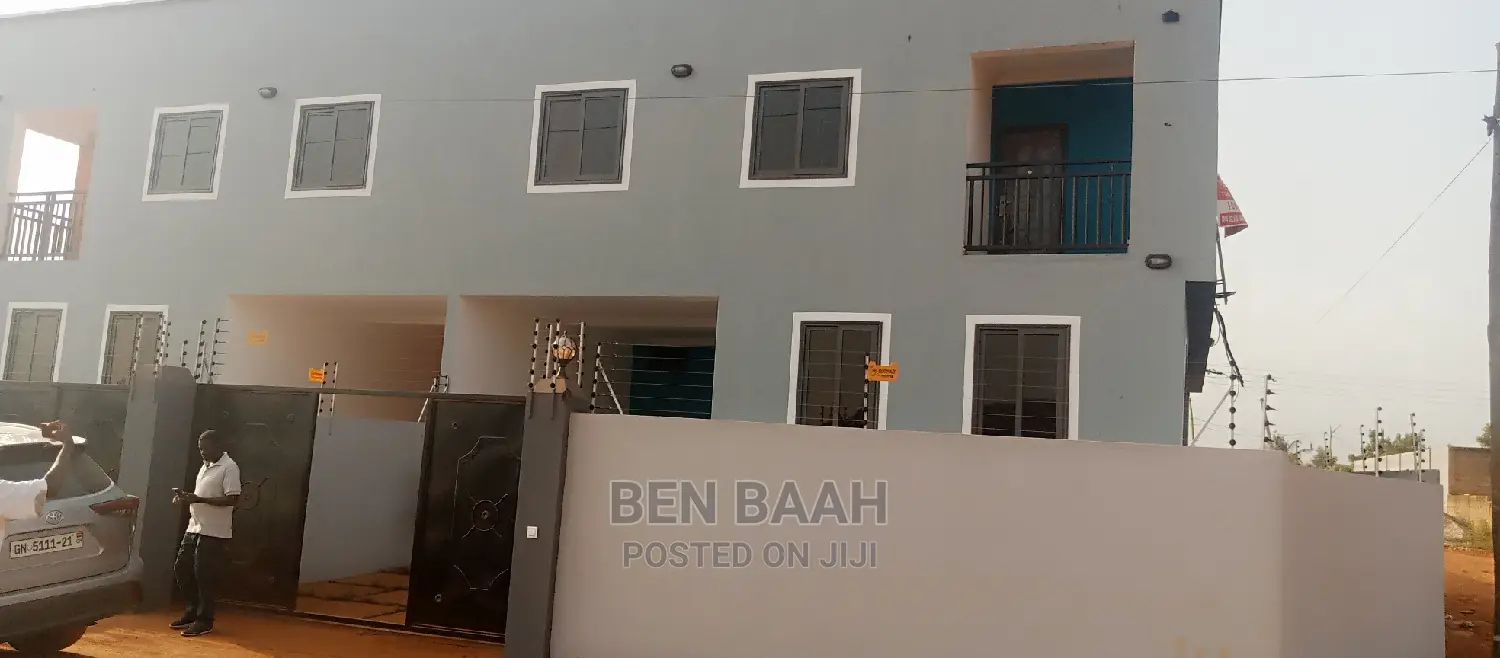 4bdrm Duplex in Ben Properties, Ga East Municipal for rent