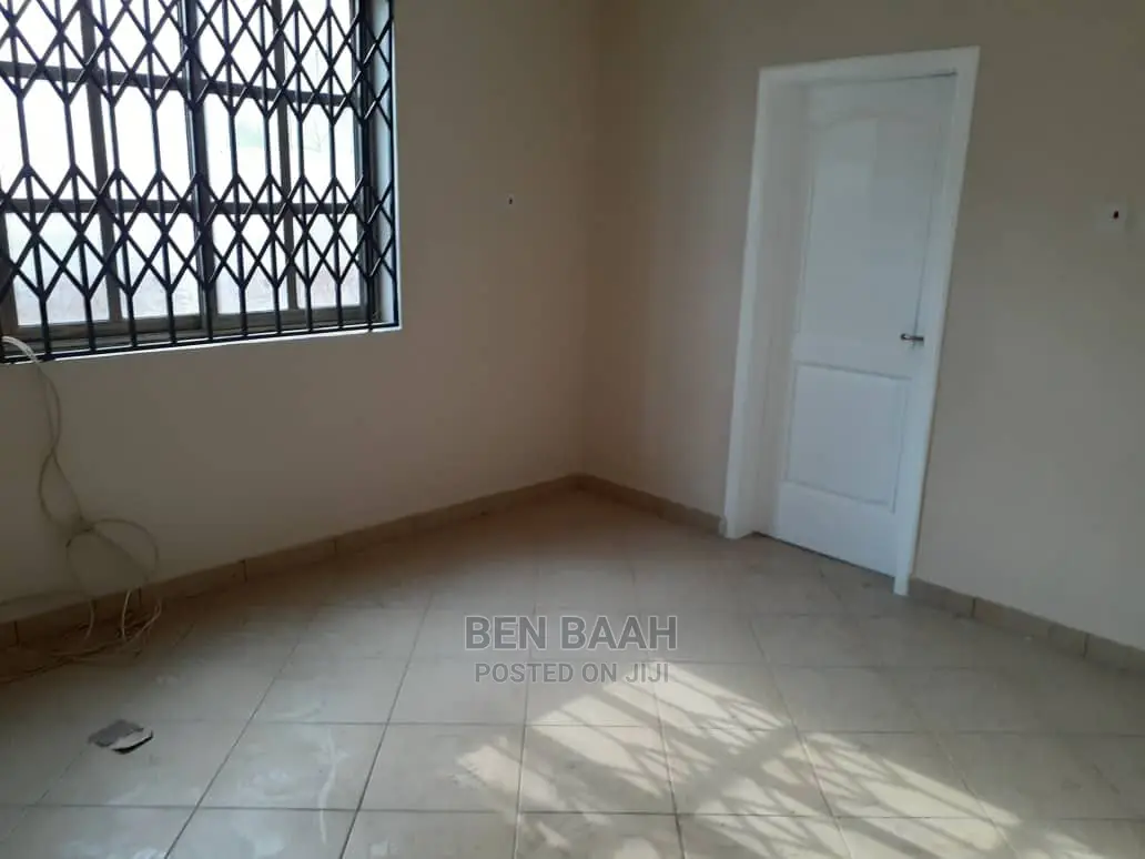 4bdrm Duplex in Ben Properties, Ga East Municipal for rent
