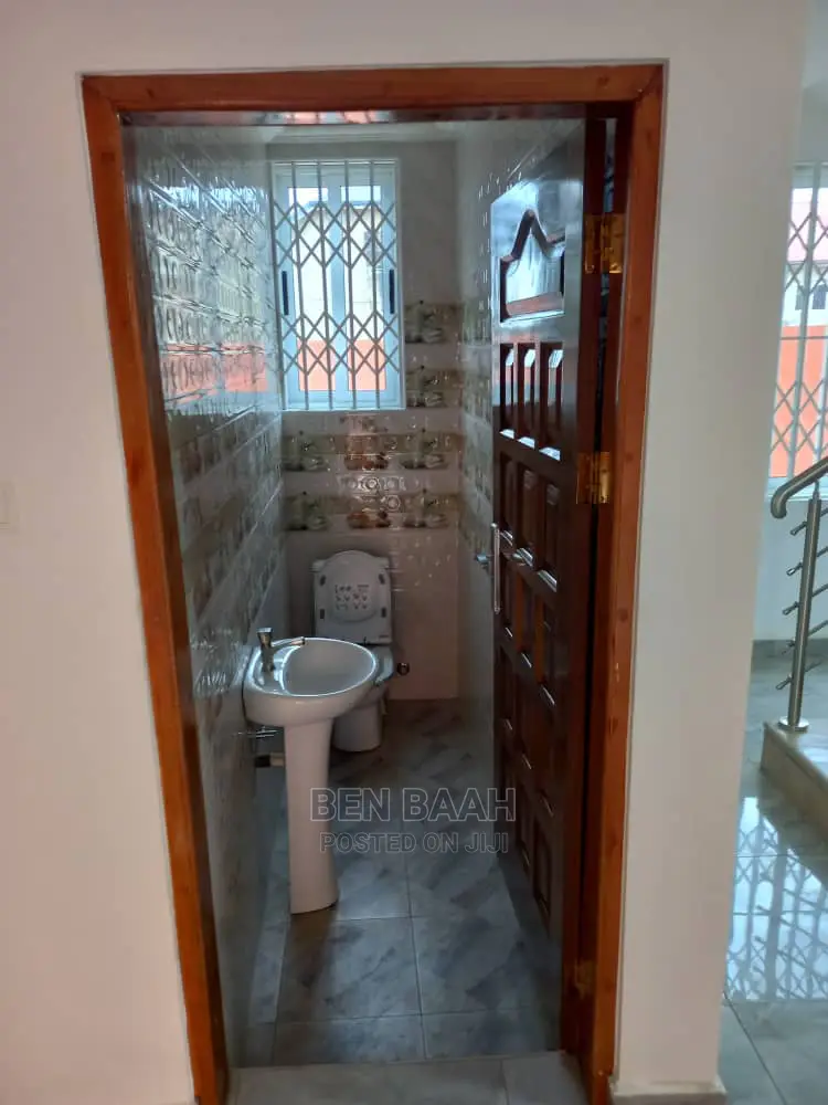 4bdrm Duplex in Ben Properties, Ga East Municipal for rent