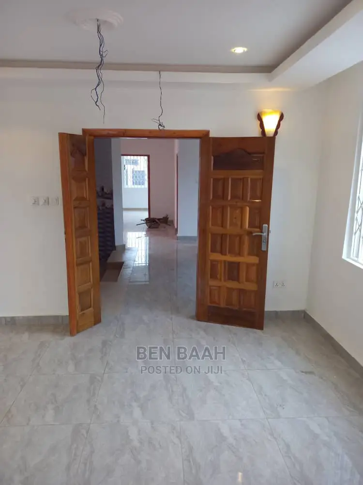 4bdrm Duplex in Ben Properties, Ga East Municipal for rent