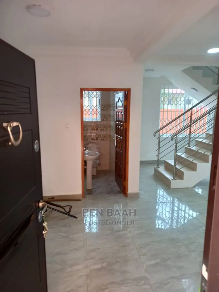 4bdrm Duplex in Ben Properties, Ga East Municipal for rent